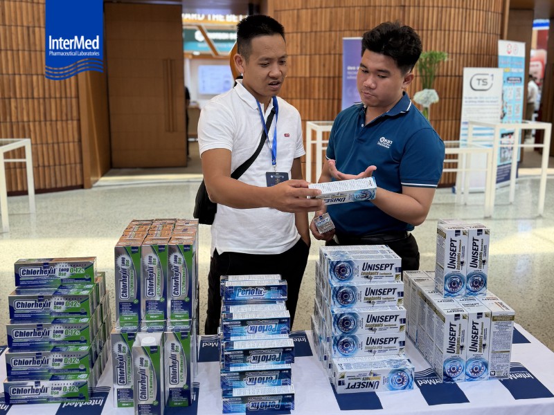 InterMed Việt Nam tham dự hội nghị Khoa học Kỹ thuật Răng Hàm Mặt lần thứ 48 (HNT4 - 2026) Bác sĩ hỏi thông tin kem đánh răng Unisept Implant