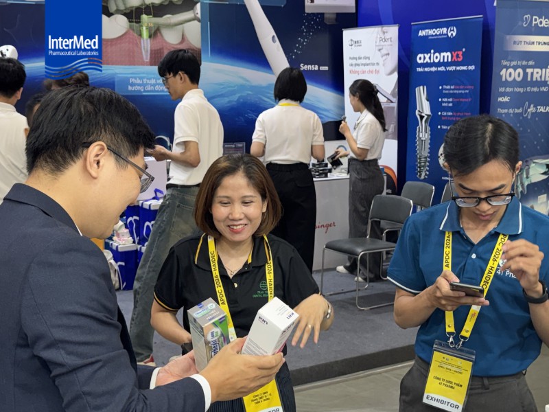 InterMed Việt Nam đồng hành cùng hội nghị APDC 2026 - HAIDEC Trình dược viên tư vấn dòng sản phẩm nước súc miệng Chlorhexil Long Use 0.12%