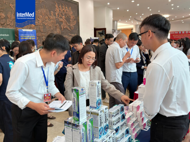 InterMed Việt Nam tham dự hội thảo nha khoa 05/10/2026 Bác sĩ ghé thăm gian hàng InterMed Việt Nam