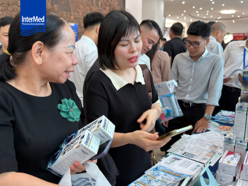 InterMed Việt Nam tham dự hội thảo nha khoa 05/10/2026 Bác sĩ chọn mua nước súc miệng Unisept Implant